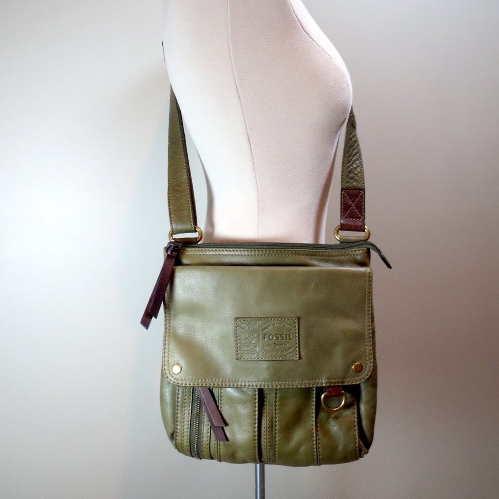 Fossil Olive Green Leather Crossbody Shoulder Bag Adjustable Strap Purse Handbag
